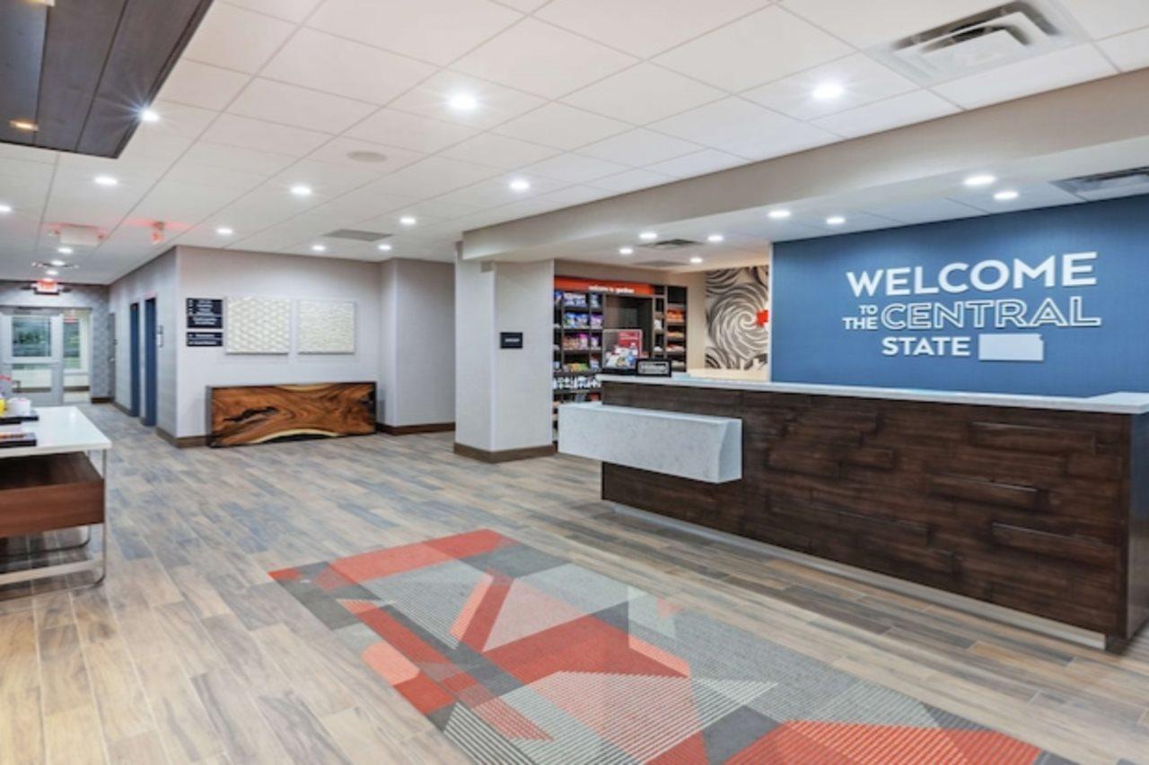 Hampton Inn Gardner מראה חיצוני תמונה