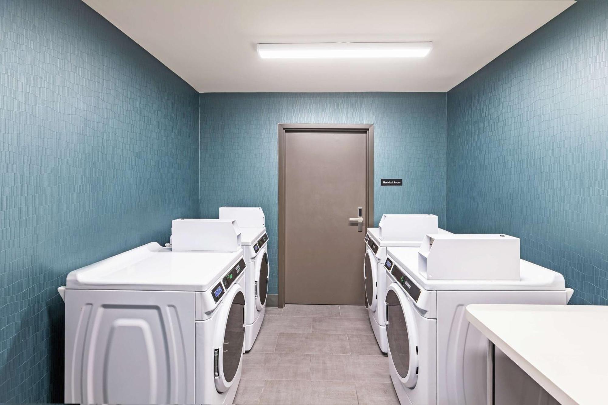 Hampton Inn Gardner מראה חיצוני תמונה